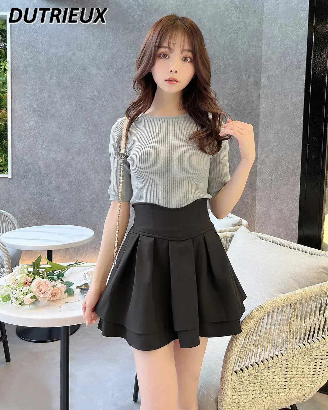 Japanese Lolita Black Skirts Women 2023 Spring Autumn New Radian Waistline Slim Short Pleated Skirt Female Mini Skirt Culottes