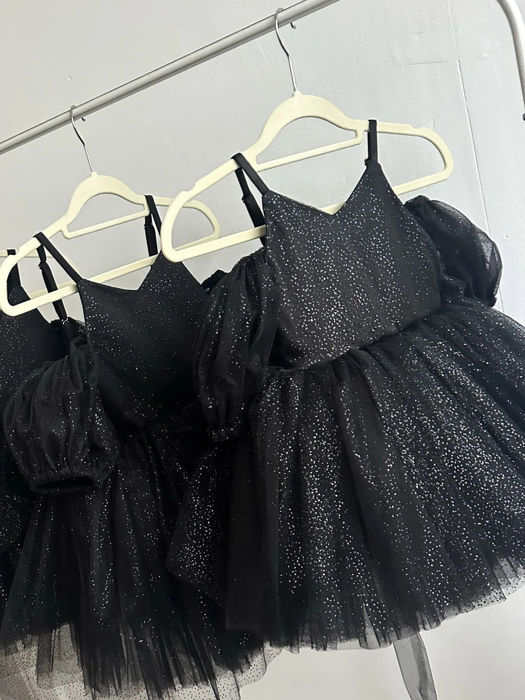 HETISO Sparkly Tulle Flower Girl Dresses Sleeveless Kids First Communion Wedding Birthday Princess Ball Gown 1-12 Years