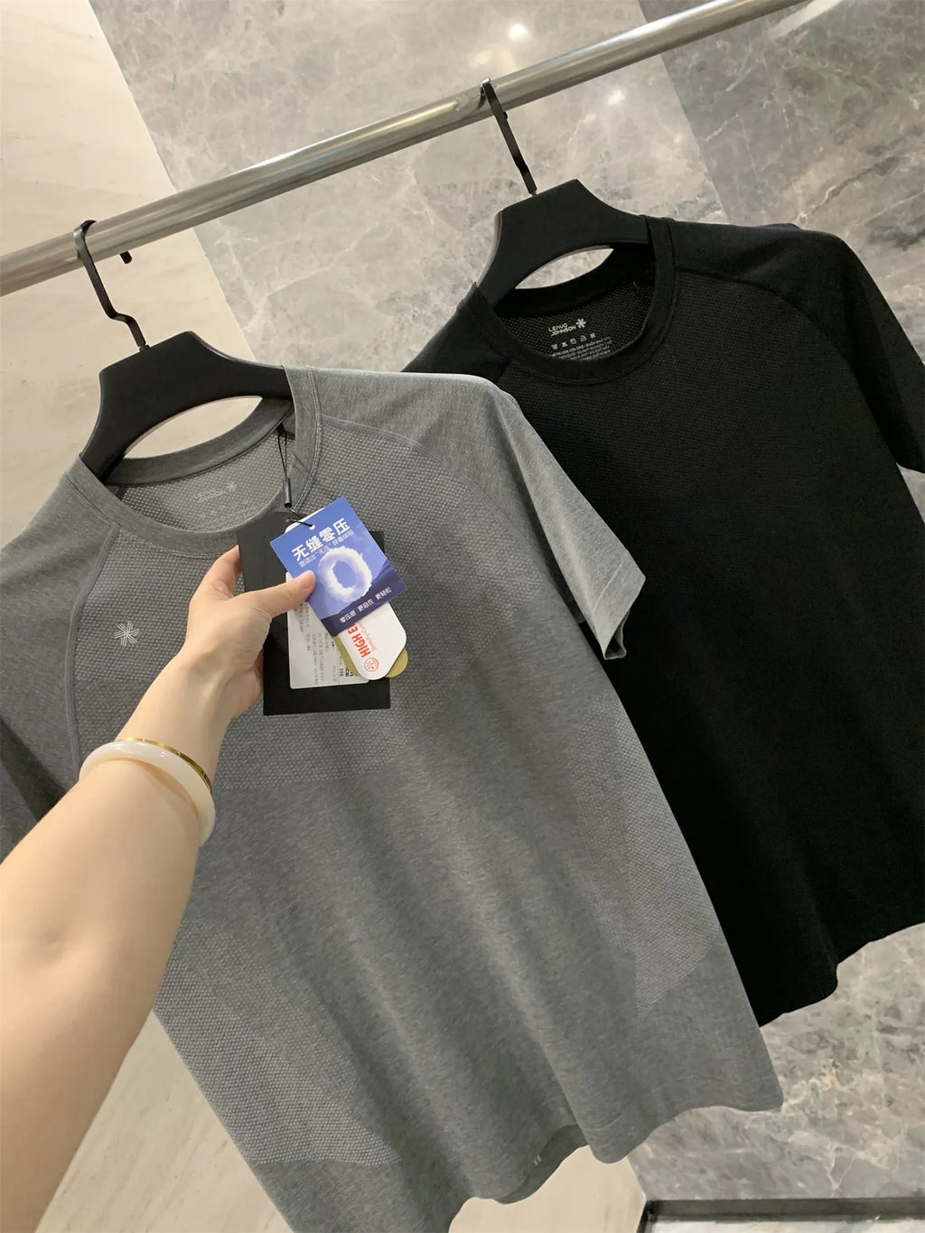 Leavo Johnson Men's Seamless Knitted Summer T-Shirt Quick Dry Mesh Sporty Short Sleeve round Neck Geometric Pattern Polyester