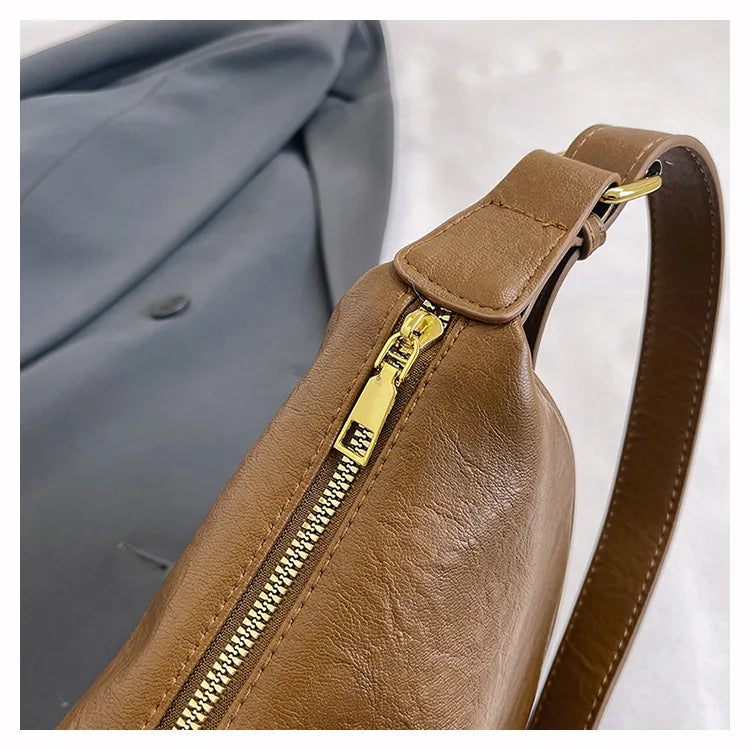 Women Vintage Soft Leather Dumpling Bag Fashion Adjustable Strap Crossbody Bag Large Capacity Crescent Shoulder Purse for Daily