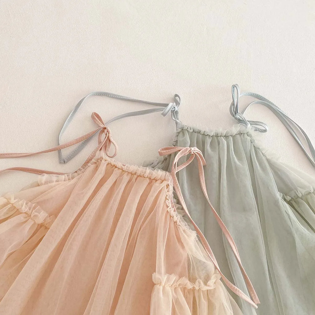 Girls ins strap dress, summer new Korean girls sweet princess dress mesh strap dress, suitable for going out