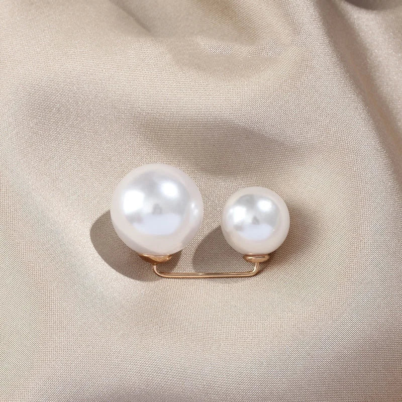 4Pcs/set Women Fashion Tightening Waistband Pin Double Pearl Brooches Metal Lapel Pin Brooch Pins Sweater Shirt Cardigan Brooch