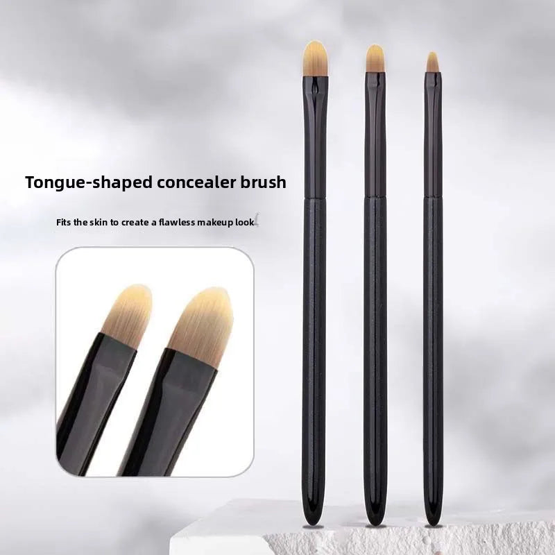Tongue-shaped Flat Detail Concealer Brush, Soft Bristles Seamless Coverage for Dark Circles, Acne Marks & Spots