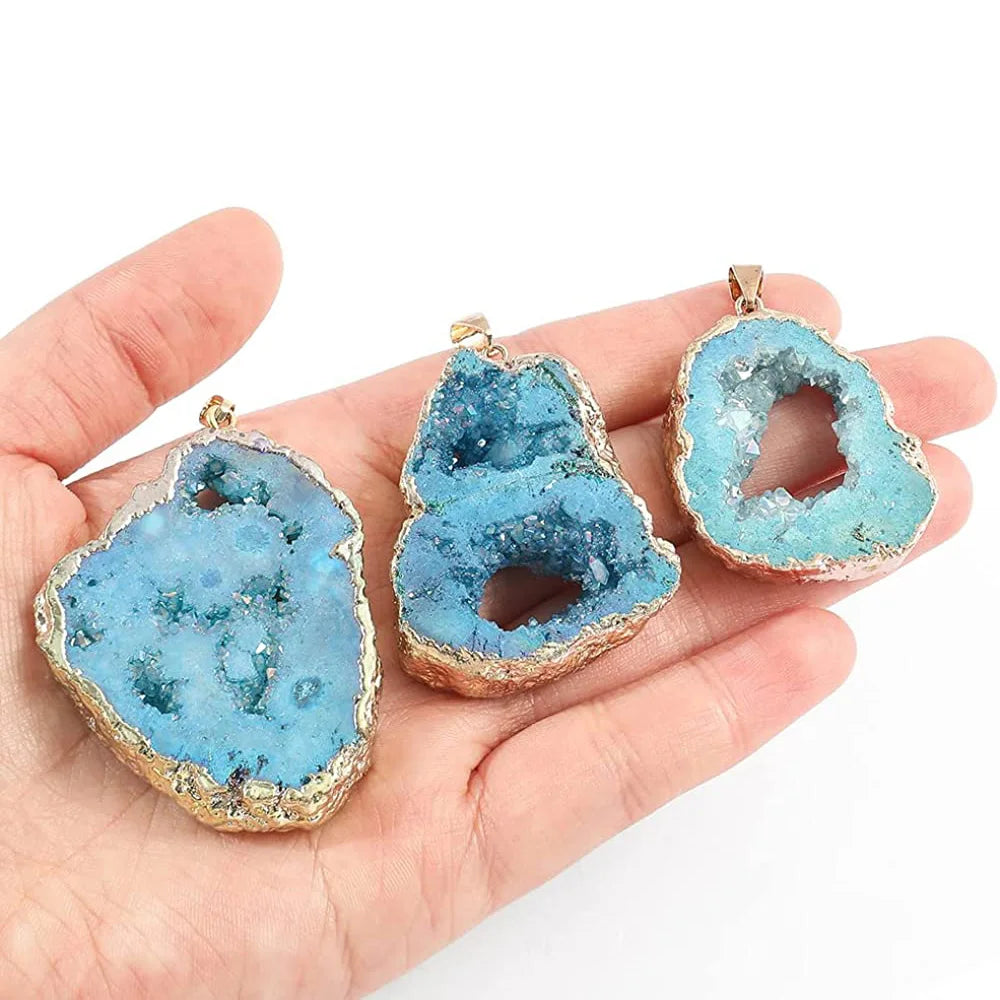 Natural Agate Slice Druzy Necklace Irregular Quartz Geode Pendant Necklace with Gold Plated Edge Crystal Stone Jewelry for Women