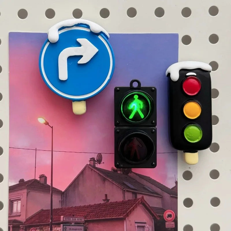New Signal Traffic Light Keyring LED Pedestrian Safety Light Keychains Pendant Key Ring for Backpack Key Drivers Car Accessories