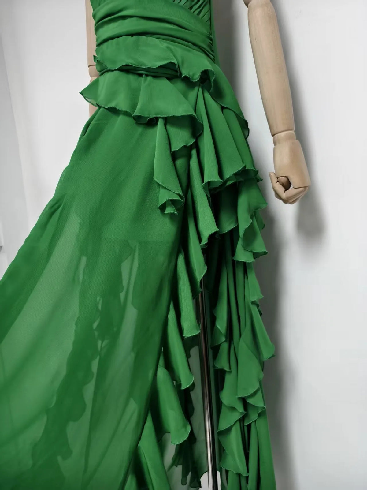 2026 Summer American Elegant Temperament Fashion Ruffled Splicing Sleeveless Strapless Irregular Split Chiffon Long Dress Women