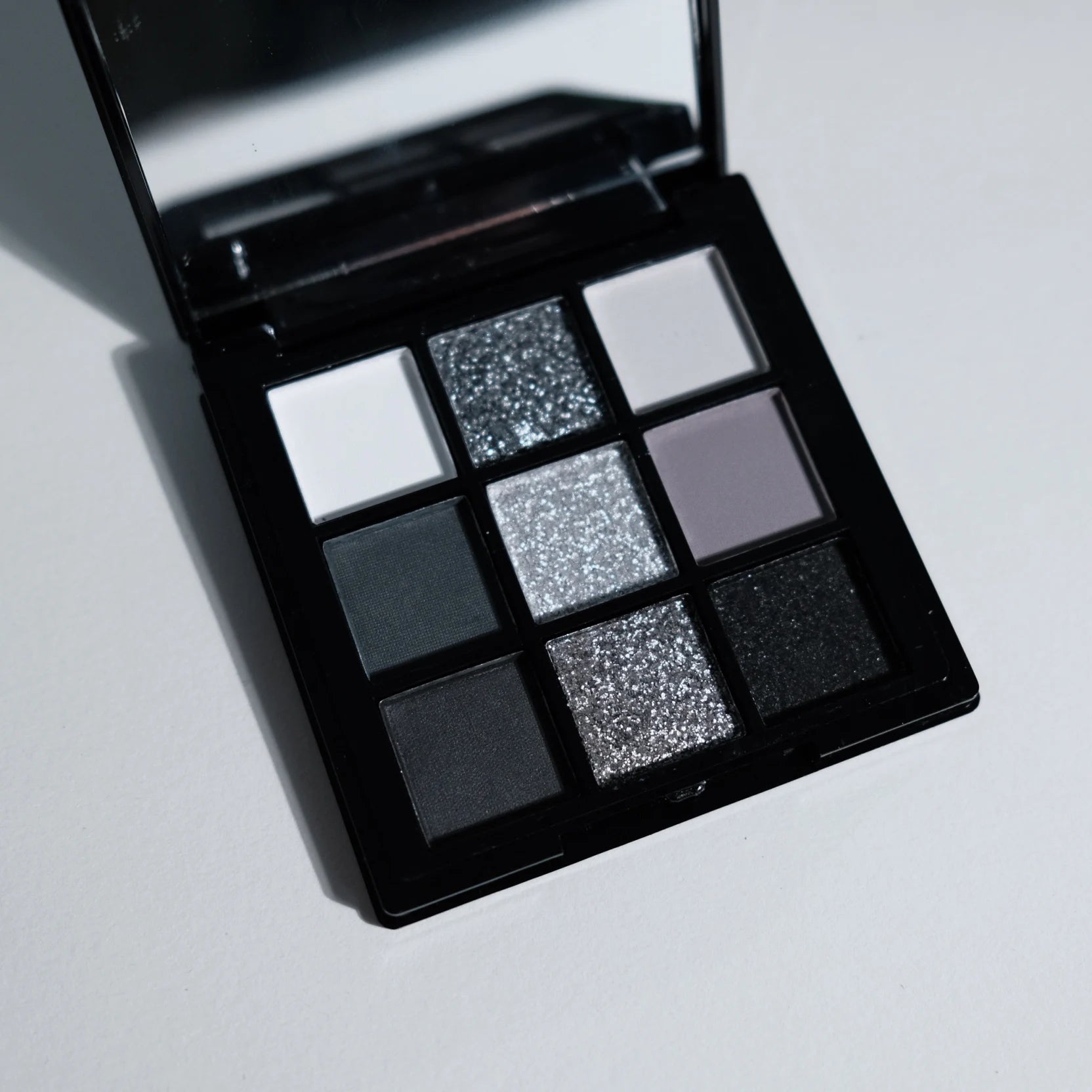Paleta de sombras de ojos de 9 colores para artistas de escenario, gris oscuro ahumado, plateado brillante, acabado mate