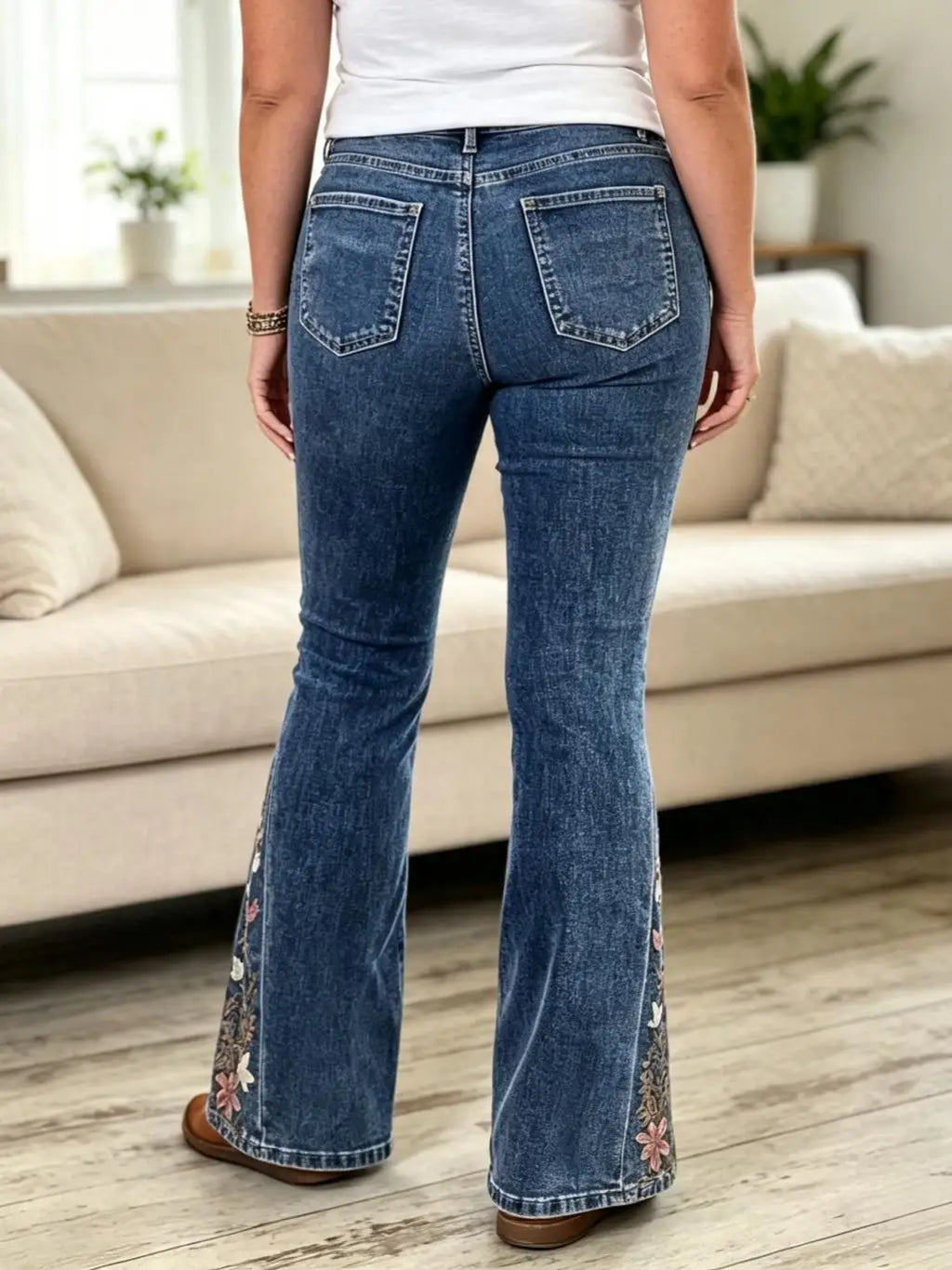 【HME】Jeans | Retro Boho Chic Denim Pants, Ladies Mid‑Rise Bootcut Denim Jeans, Exquisite Side Floral Embroidery Detail, Stretchy Washed Denim Fabric, Figure‑Friendly Slim Flare Pants For All Body Types Daily Wear