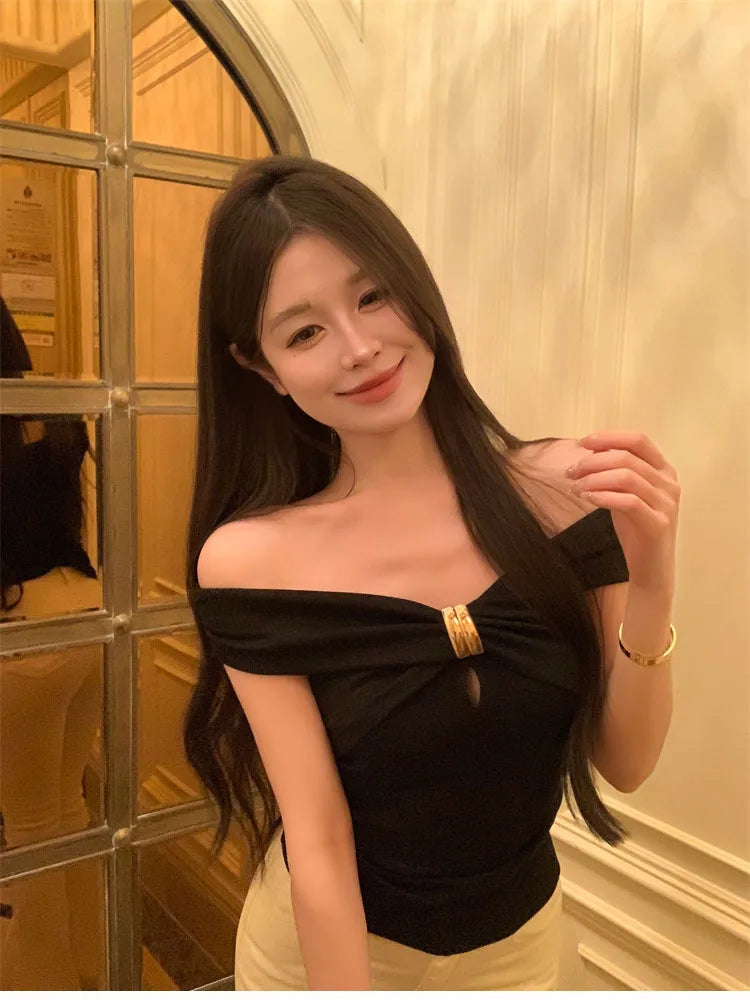 Korean Style Sexy Women Crop Tops Vintage High Street Off Shoulder White T-shirt Streetwear Casual Tee Shirt Retro Slim T Shirts