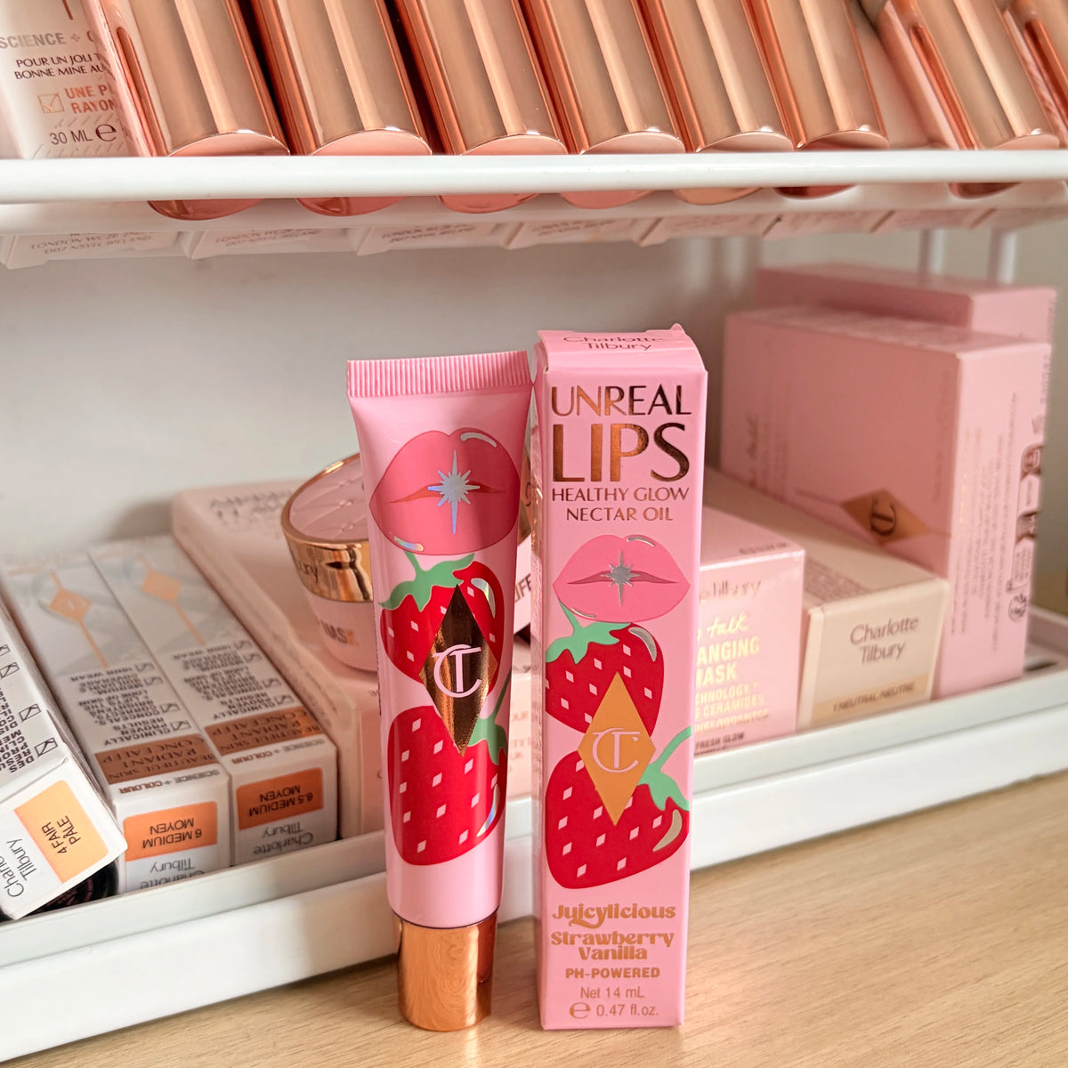 CT Hydrating Lip Gloss Lipstick