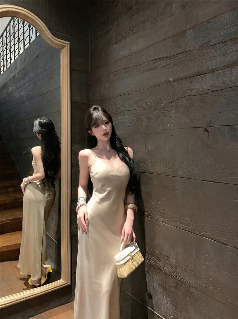 Sexy Retro V-Neck Strap Dress Women's Slim Fit Long Skirt High Waist Summer Design Sensation Lady Style Comfortable Breathable