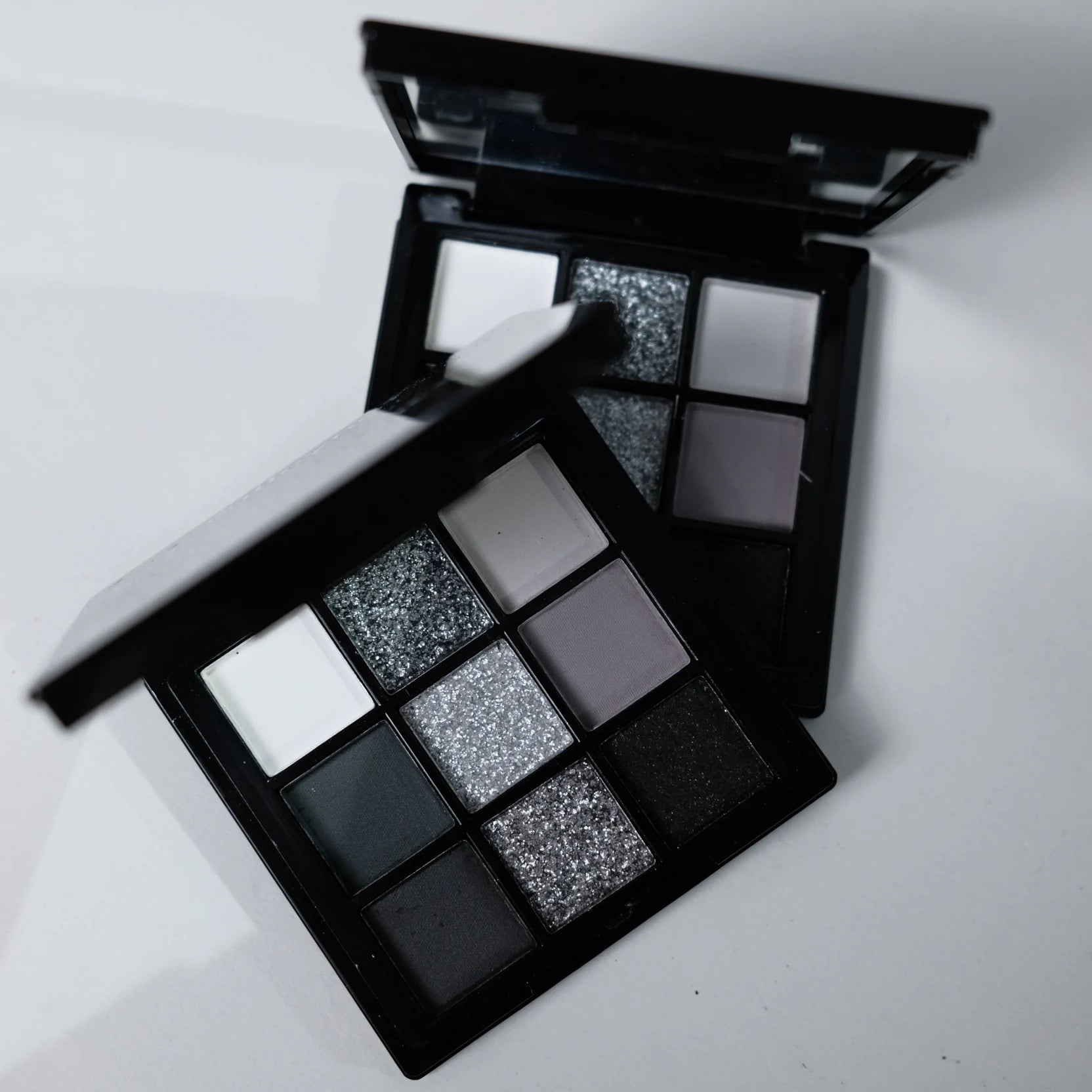 Paleta de sombras de ojos de 9 colores para artistas de escenario, gris oscuro ahumado, plateado brillante, acabado mate