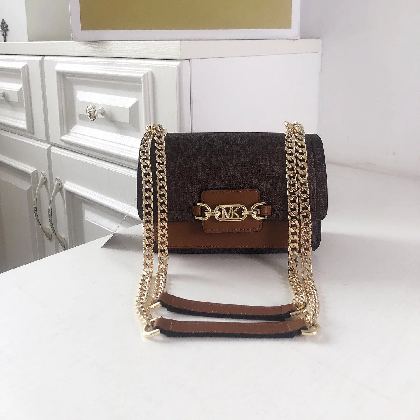 Michael Kors Women's Luxury Design Shoulder Bag Classic Fashion Crossbody High Quality for Casual Or Business Wear Handbag