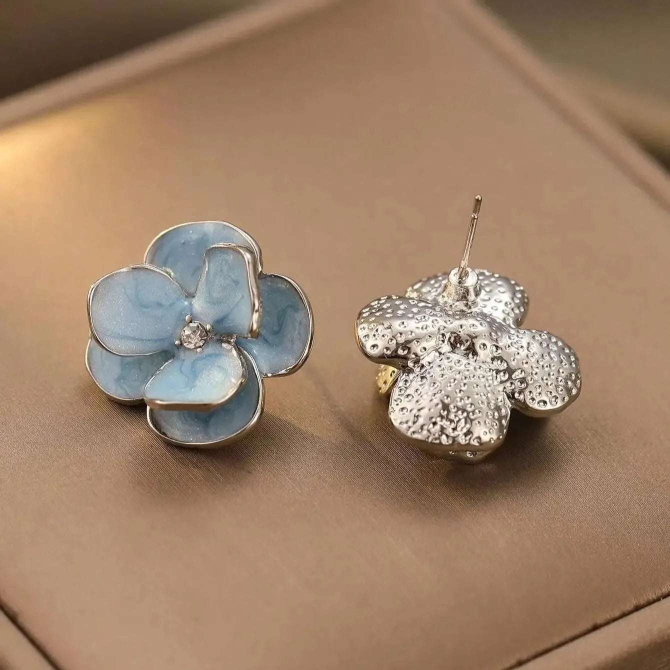 New Fashion Sweet Design Spring/Summer Blue Pink Enamel Flower Light Luxury High End Earrings Gifts For Women'S Jewelry