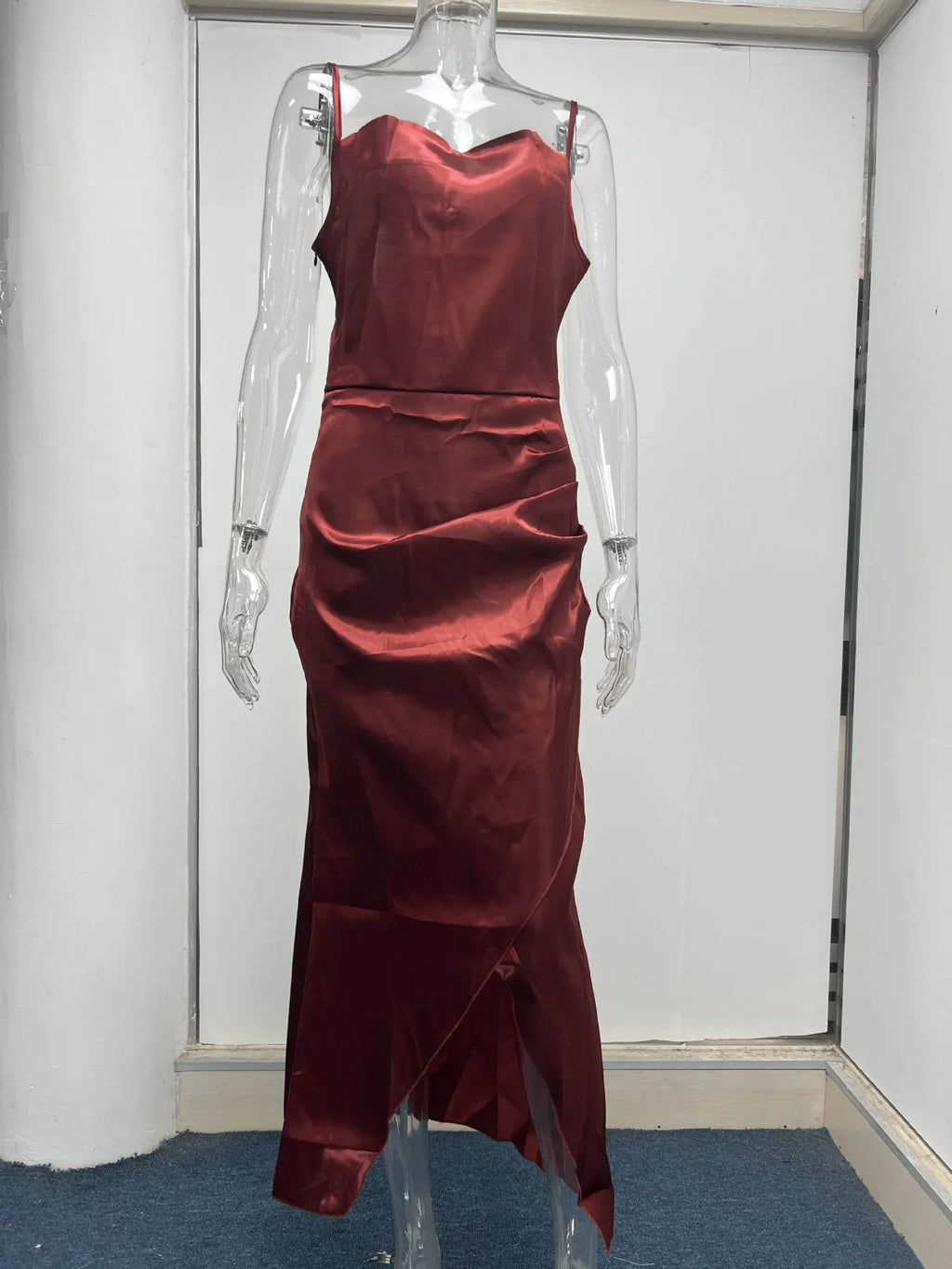 Women's Spring New Strap Women's Dress, European and American High End Sexy Spicy Girl, Low Cut Satin Split Back