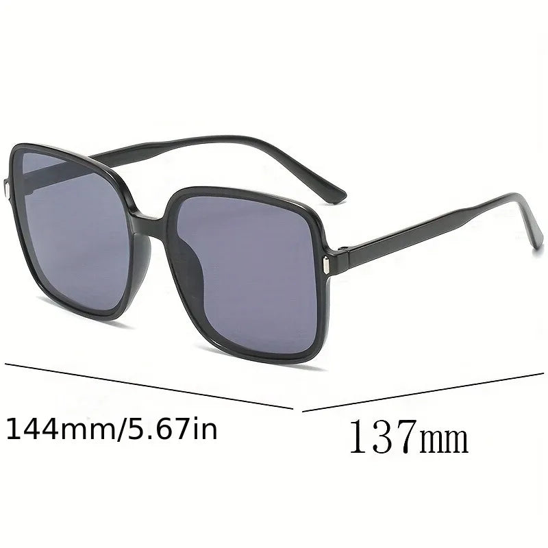 The New Square Shaped Fashionable Retro Glasses Are Suitable for Daily and Party Matching