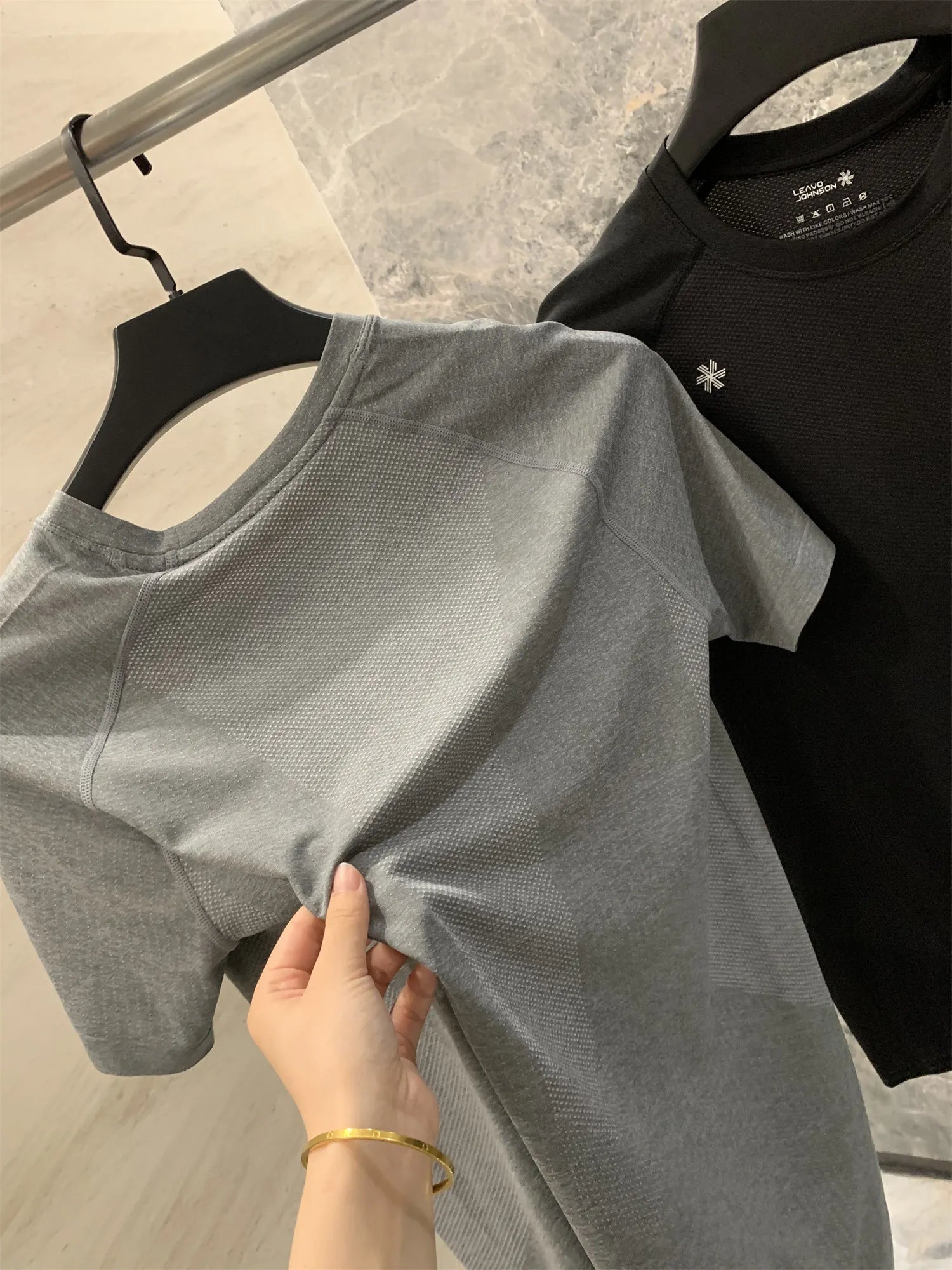 Leavo Johnson Men's Seamless Knitted Summer T-Shirt Quick Dry Mesh Sporty Short Sleeve round Neck Geometric Pattern Polyester