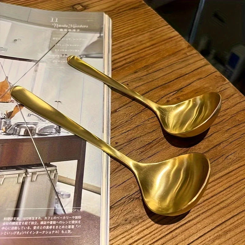 2 Cucharas Grandes de Acero Inoxidable Dorado, para Olla Caliente, Sopa, Gachas - Mangos Largos, Utensilios Elegantes de Cocina y Comedor, Cuchara