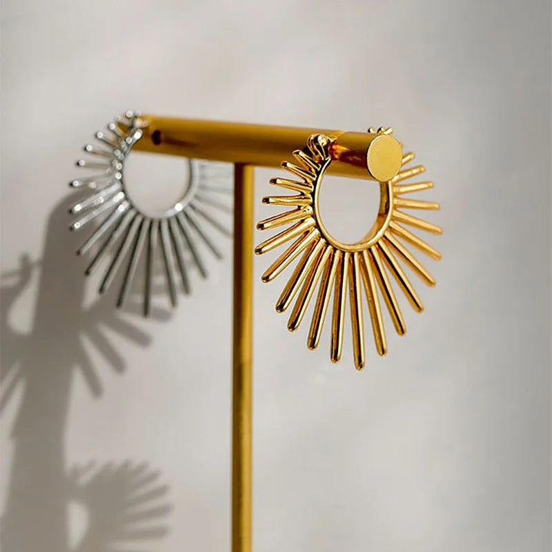 Trending French Metal Sunflower Hoop Earring Texture Elegant Geometry Cheap Earrings Female Fashion Jewelry Woman New