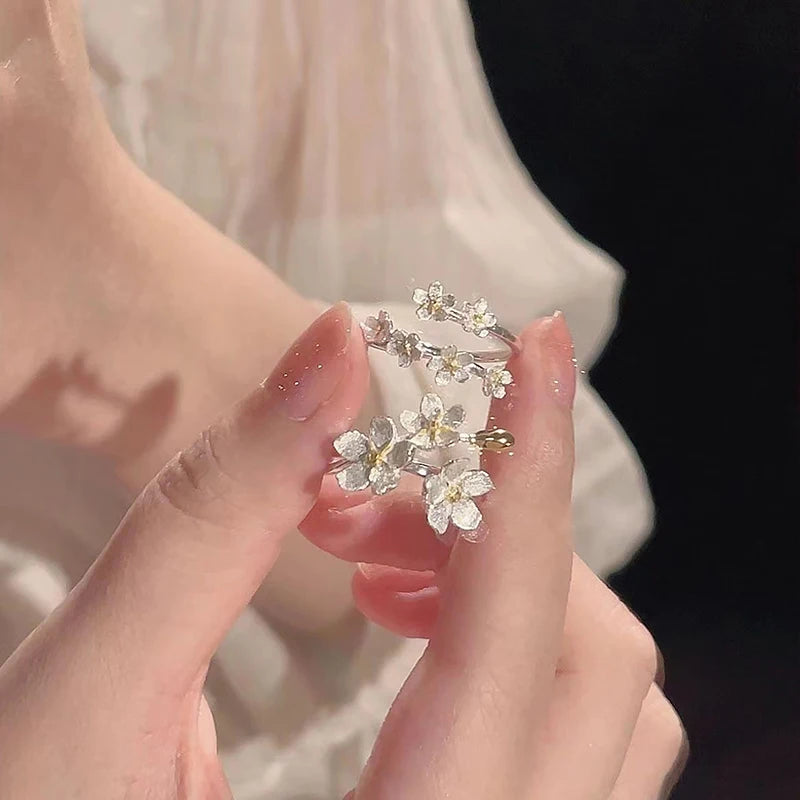 Unique Delicate Flower Opening Adjustable Rings For Women Fashion Minimalist Silver Color Finger Ring Engagement Jewelry Gift
