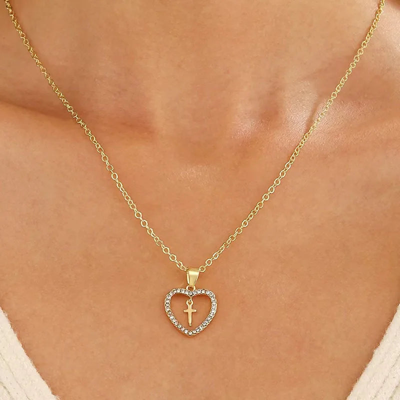 Punk Cross Pendant Gothic Imitation Pearls Necklace For Man Woman Y2K Choker Hiphop Star Trend Jewelry Premium Clavicle Chain