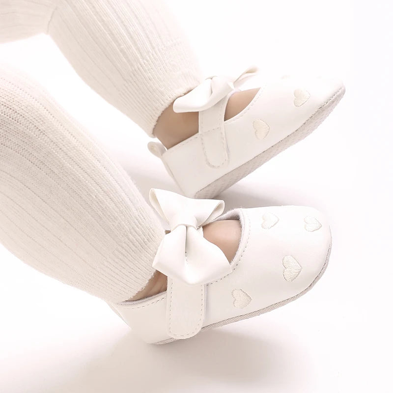 Baby Girl Classic Dress Shoes 0-18M Cute Bow Knot Heart First Walkers Soft Sole Comfortable Newborn Infant