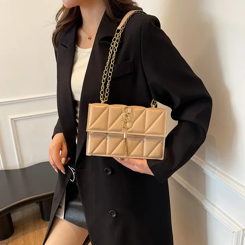 Trendy Luxury Argyle Quilted Flip Small Square Bag Metal Letter Tassel Diagonal Cross Package Commuter Shoulder Bag
