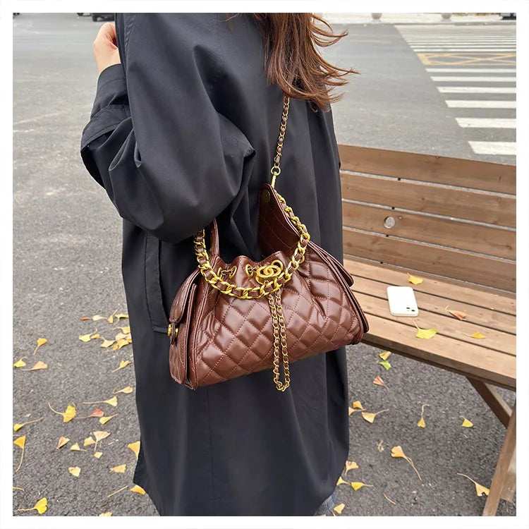 Quilted shoulder underarm bag, large-capacity hobo bag, bucket drawstring chain crossbody bag, women's handbag