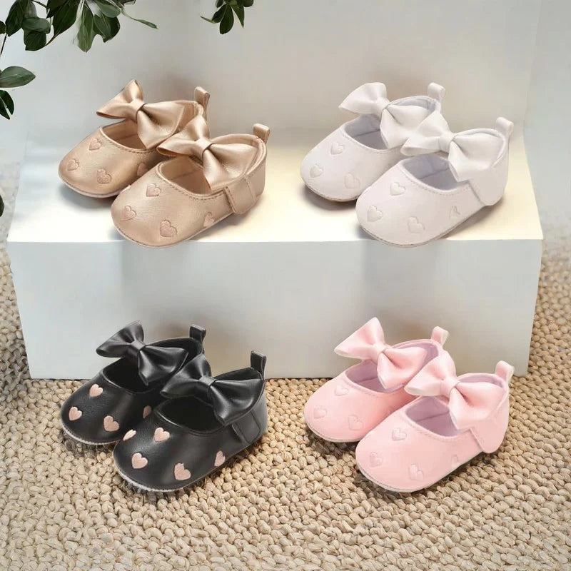 Baby Girl Classic Dress Shoes 0-18M Cute Bow Knot Heart First Walkers Soft Sole Comfortable Newborn Infant