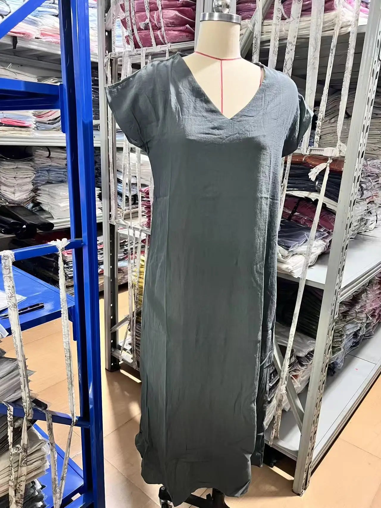 Independent Station Loose Solid Color V-neck Cotton and Linen Women's Dress