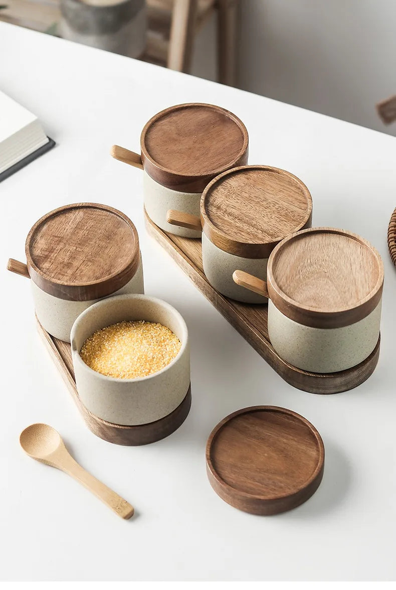 Retro Ceramic Seasoning Jar Pepper Storage Bottle Round Ceramic Seasoning Jar with Wooden Lid Salt Pepper Kitchen Tool