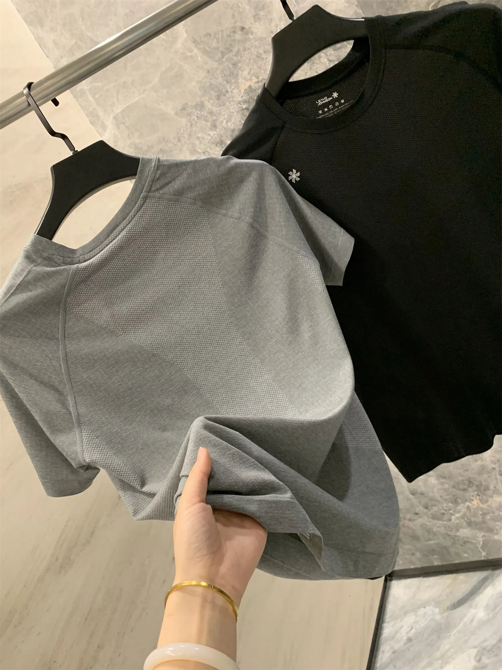 Leavo Johnson Men's Seamless Knitted Summer T-Shirt Quick Dry Mesh Sporty Short Sleeve round Neck Geometric Pattern Polyester