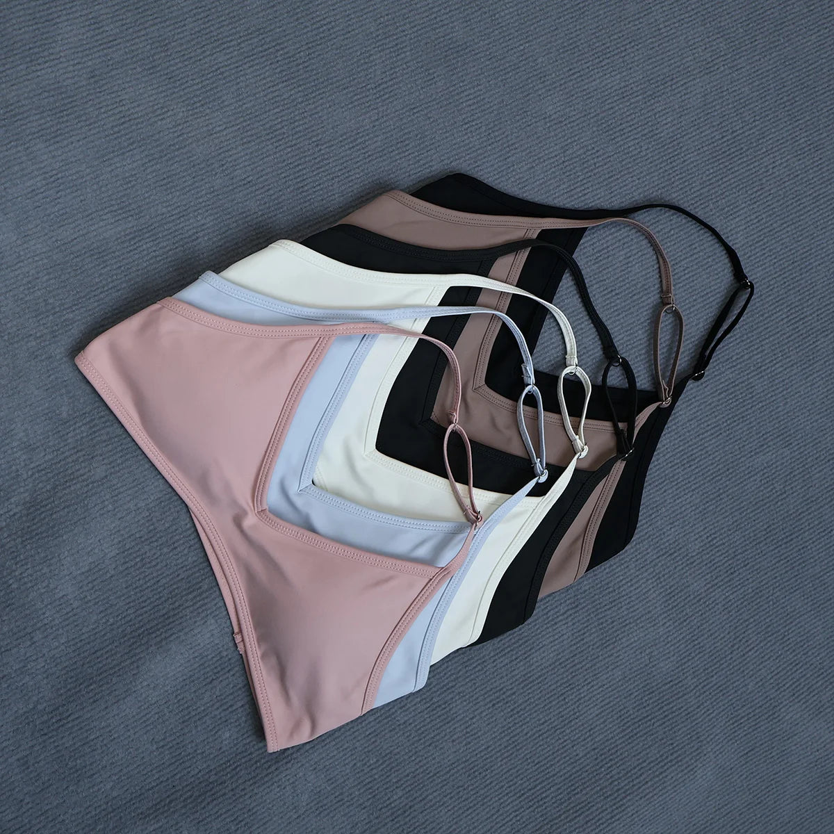 Women's Summer Halter Neck Padded Sports Yoga Bra Shock Absorption Support Backless Crop Top for Outdoor Running And Gym