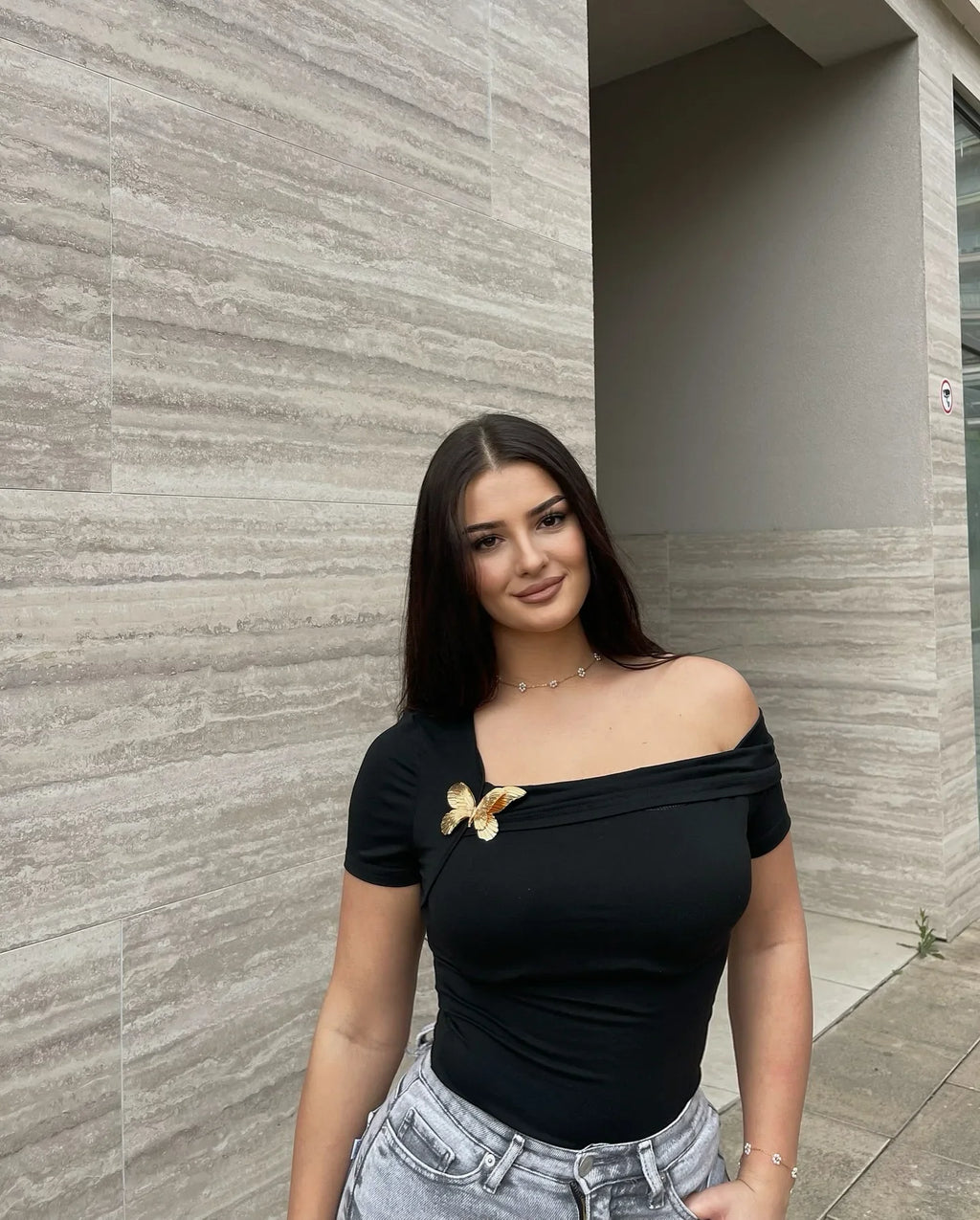 Metal Butterfly Buckle Sloping Shoulder T-shirt Women's Short Sleeve Slim Fitting Interior Blouse Casual Versatile Cropped Tops