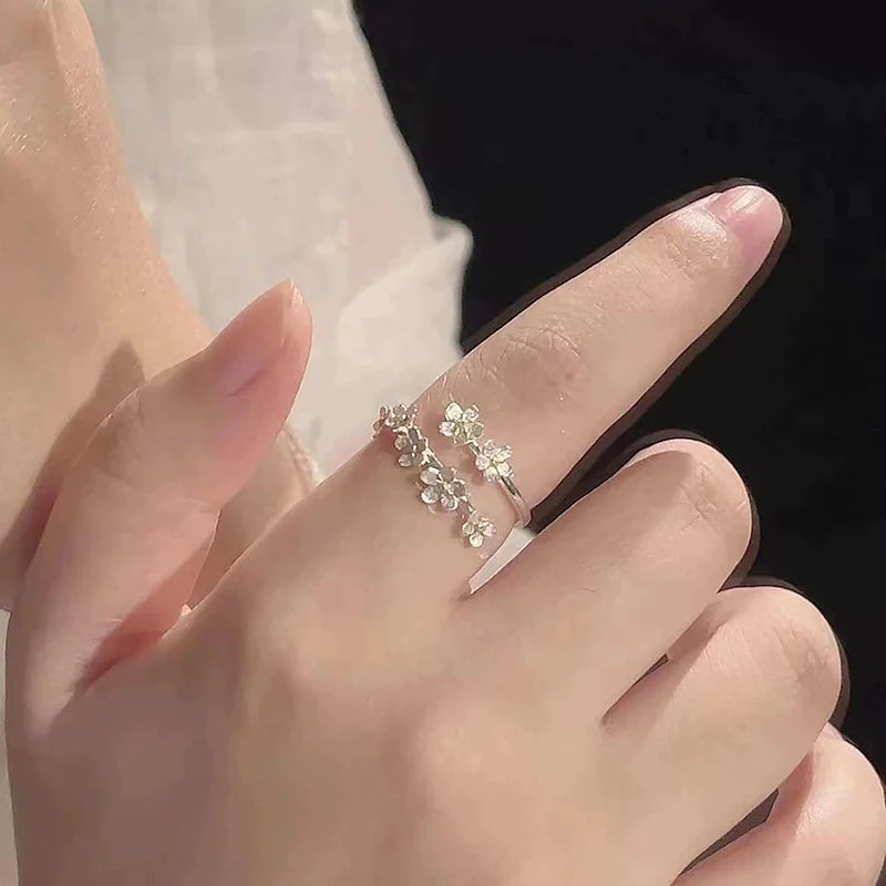 Unique Delicate Flower Opening Adjustable Rings For Women Fashion Minimalist Silver Color Finger Ring Engagement Jewelry Gift