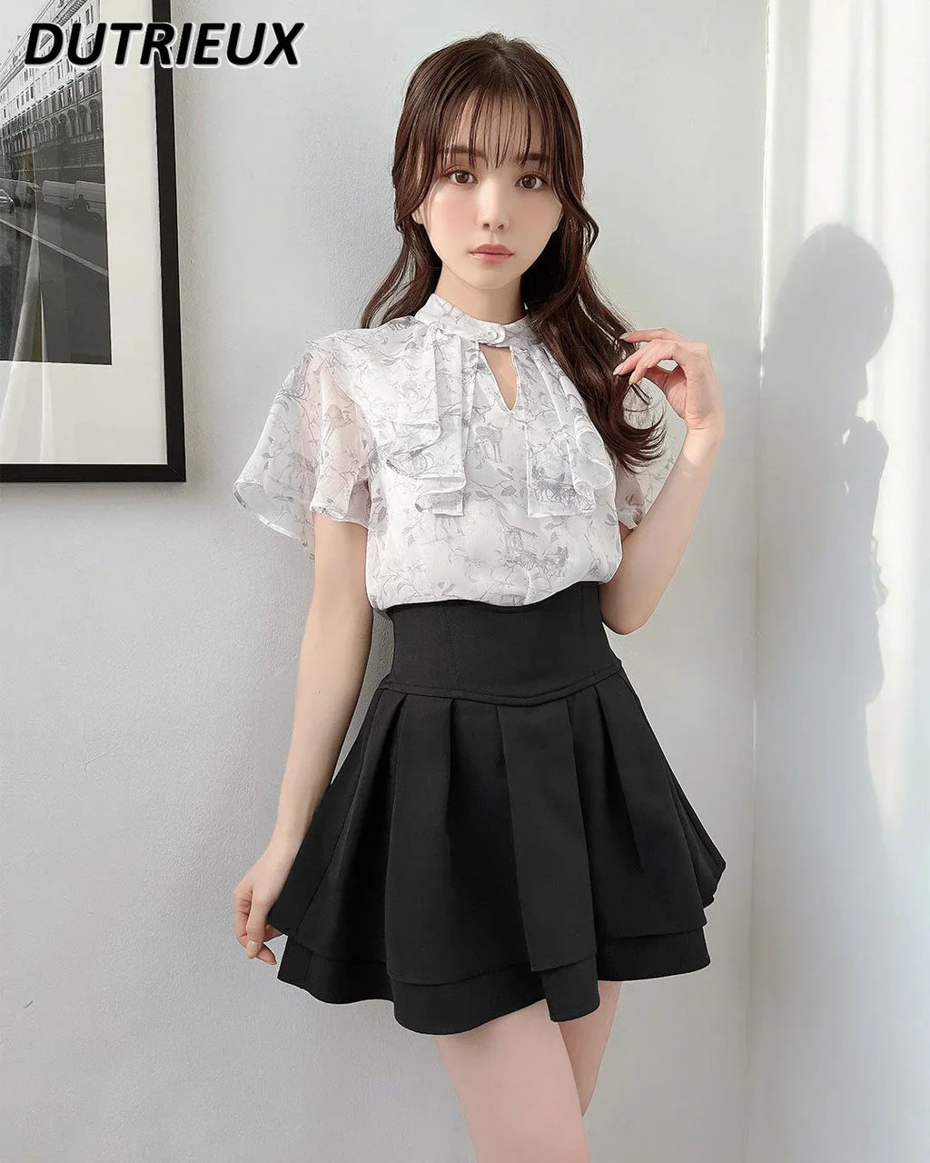 Japanese Lolita Black Skirts Women 2023 Spring Autumn New Radian Waistline Slim Short Pleated Skirt Female Mini Skirt Culottes