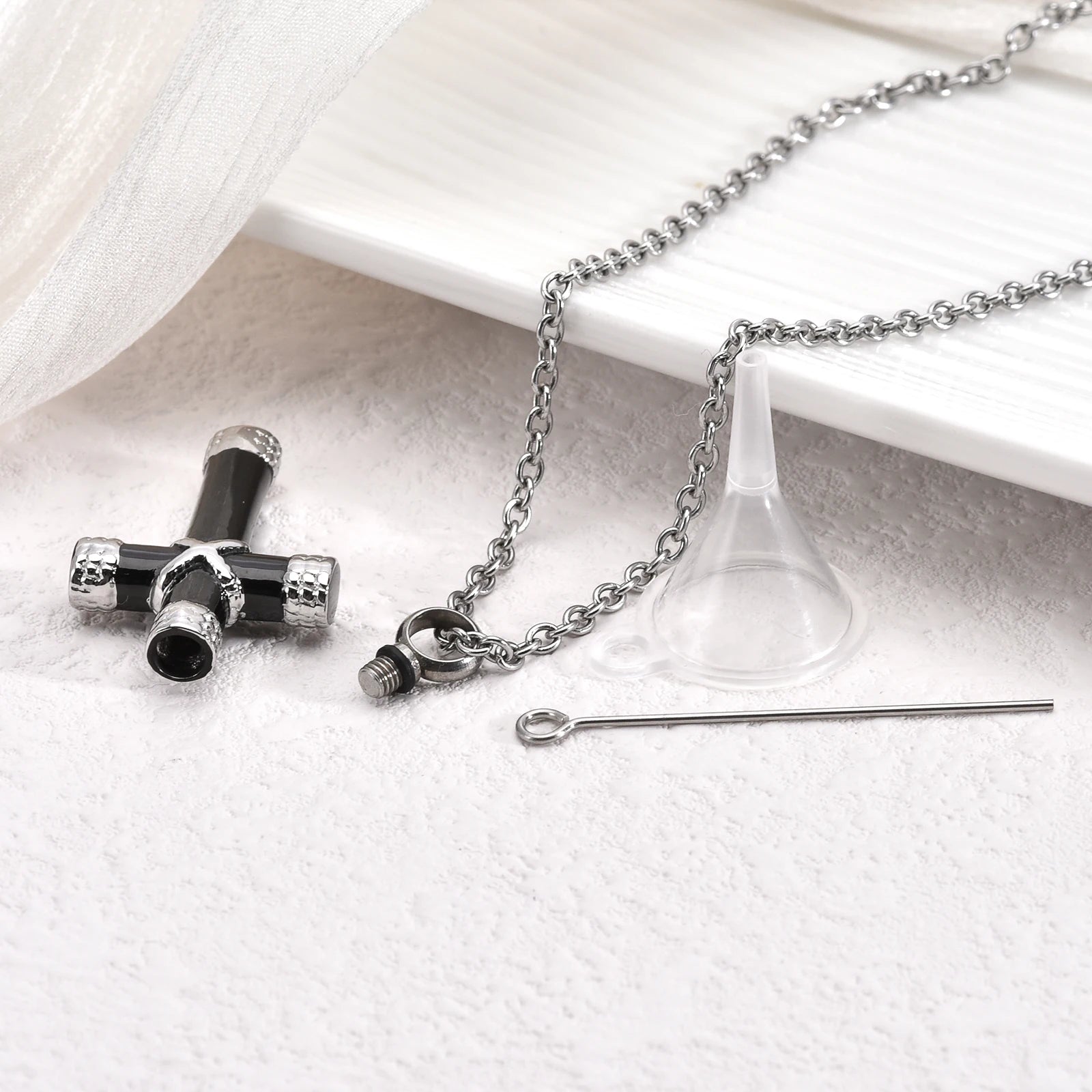 Cremation Jewelry For Ashes For Human Keepsake Stainless Steel Cross Memorial Pendant Cremation Urn Necklace For Human Ashes