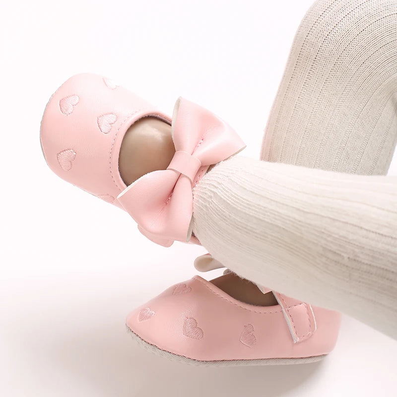 Baby Girl Classic Dress Shoes 0-18M Cute Bow Knot Heart First Walkers Soft Sole Comfortable Newborn Infant