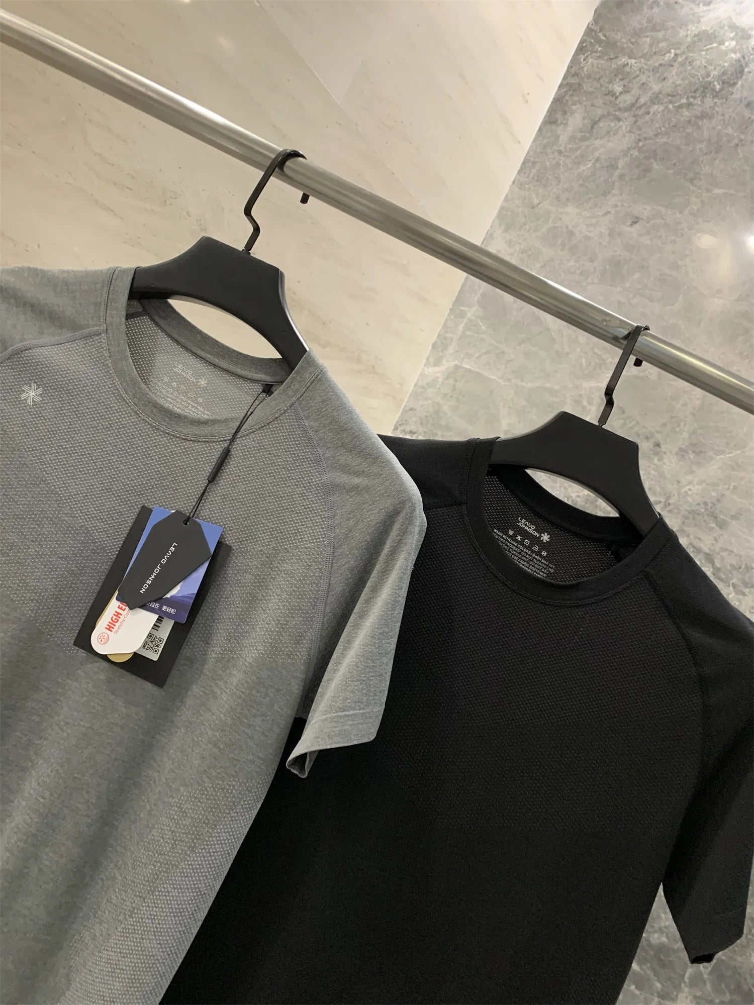 Leavo Johnson Men's Seamless Knitted Summer T-Shirt Quick Dry Mesh Sporty Short Sleeve round Neck Geometric Pattern Polyester