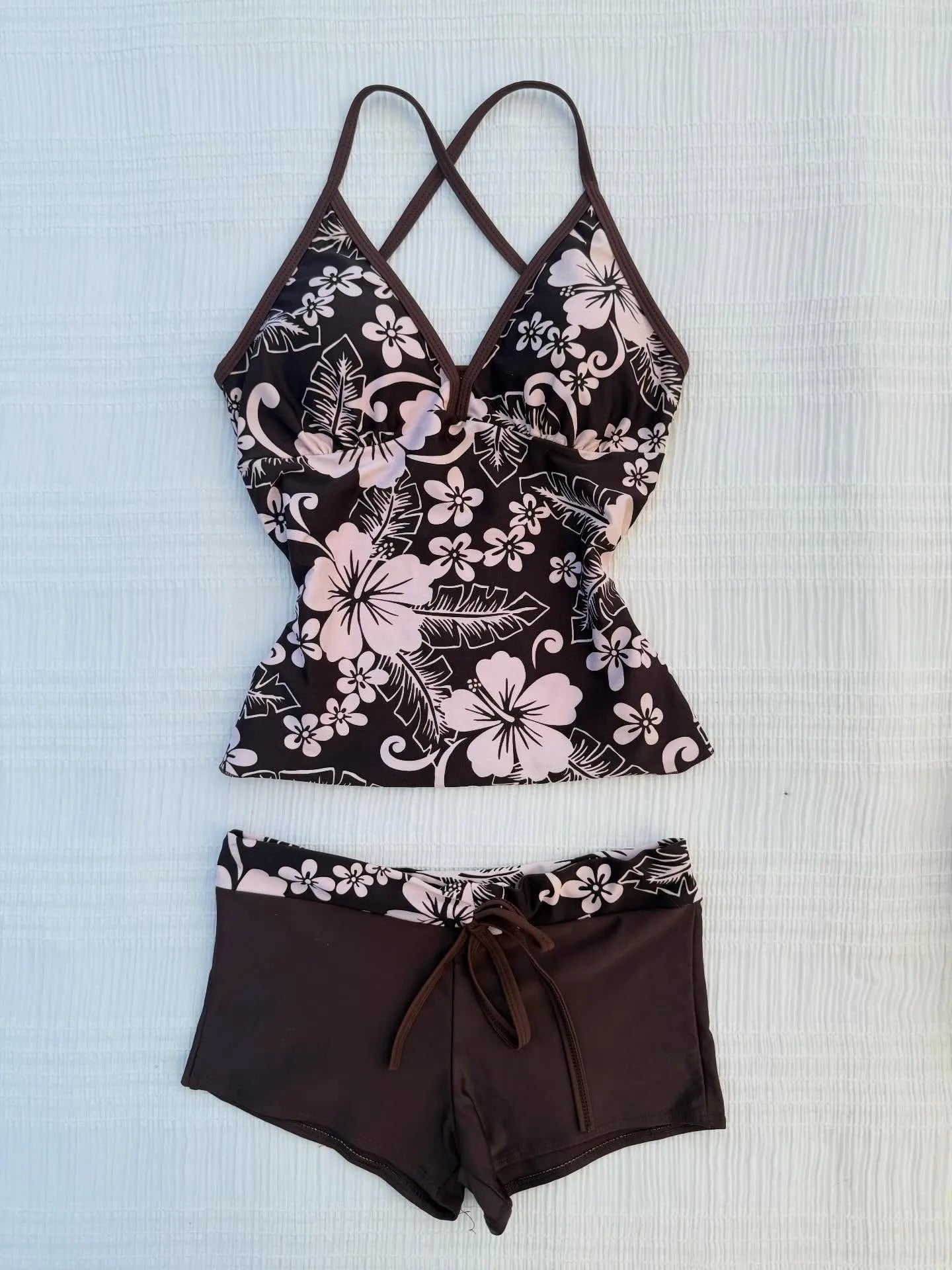 Tropical Floral Print Halter Tankini Swimsuit, V-Neck Top & Boyshort Bottom Two-Piece Set