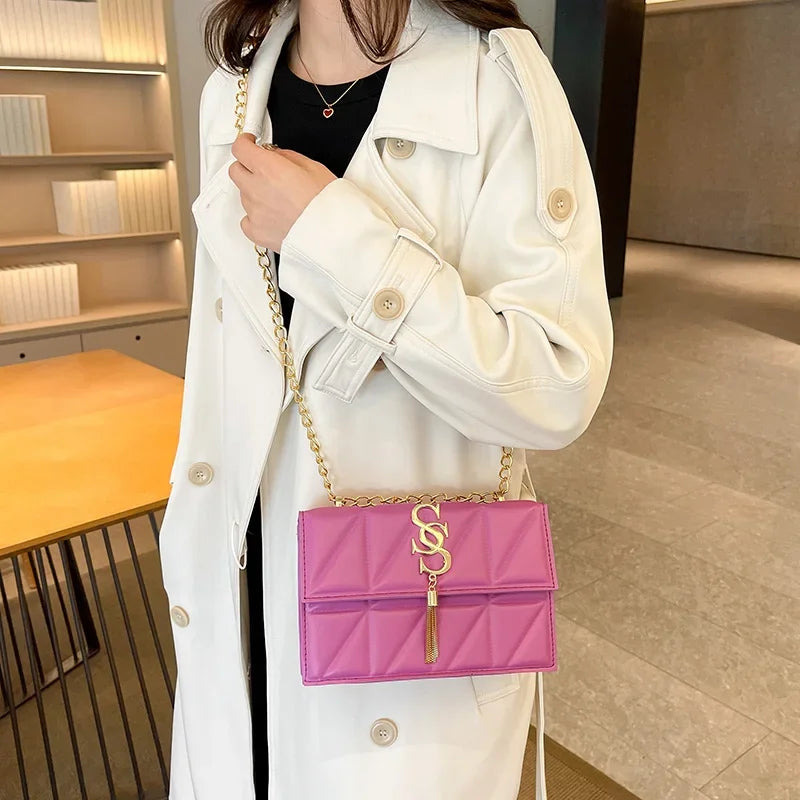 Trendy Luxury Argyle Quilted Flip Small Square Bag Metal Letter Tassel Diagonal Cross Package Commuter Shoulder Bag