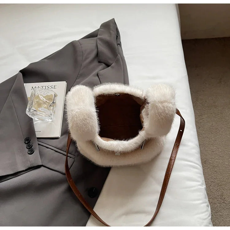 Fashionable Women's Bags Trend 2025 Faux Fur Shoulder Bags Plush Faux Mink Luxury Handbags Chic Crossbody Bag Solid Color Purses