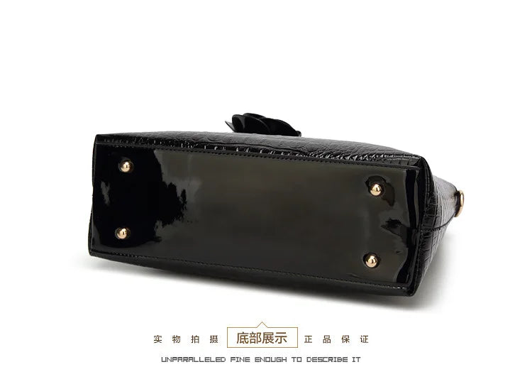 2025 New Patent Leather Women's Bag Striped Handbag Women's Crossbody Shoulder Bag Shell Bag Large Capacity Outdoor Travel