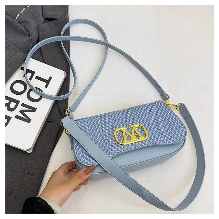 Famous Designer Crossbody Bag Trendy Letter Logo Also Serves As A Chic And Spacious Diaper Bag For Women